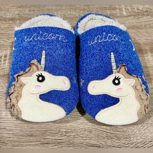 Girls Tempur-pedic padded unicorn slippers. NEVER WORN. Super comfy. Size small